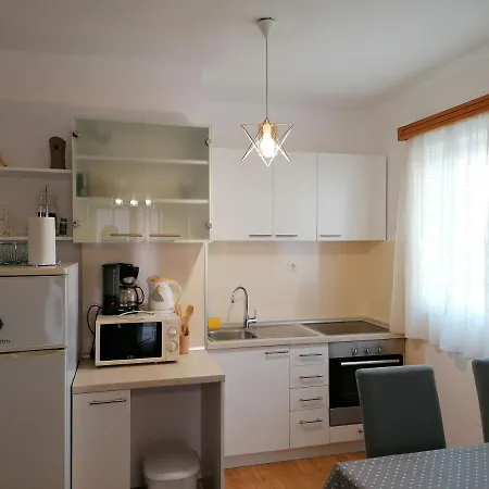 Jasenka * Brodarica (Sibenik-Knin)